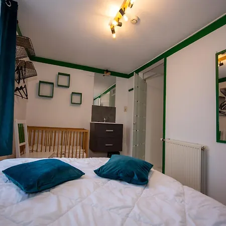 Lux For 22 In Waimes, Cleaning Included وايمس